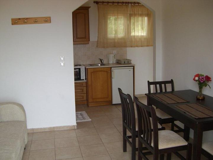 Anatoli Apartments Агиос Стефанос Экстерьер фото